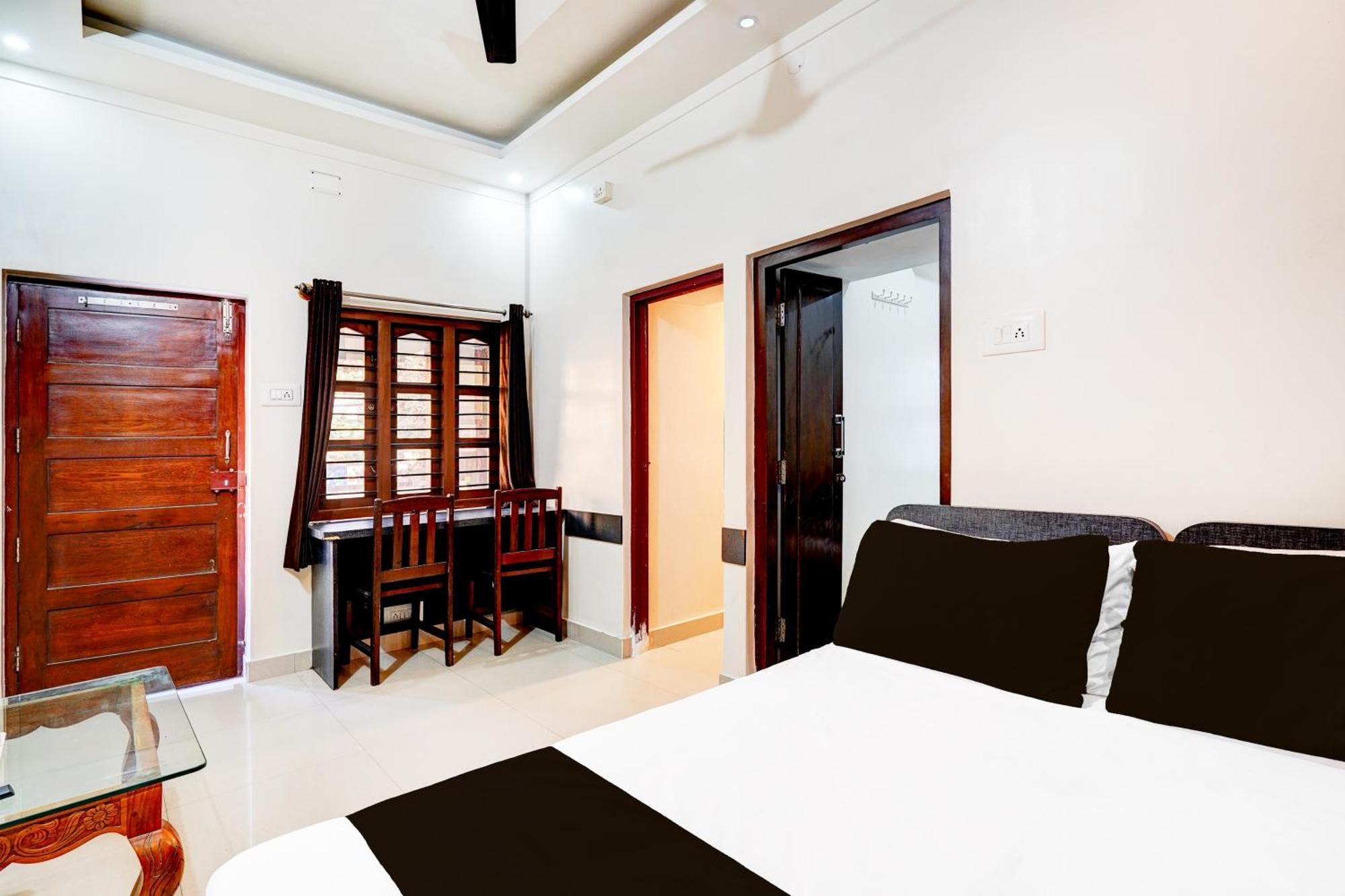Отель Nagananda Residency Бангалор Экстерьер фото